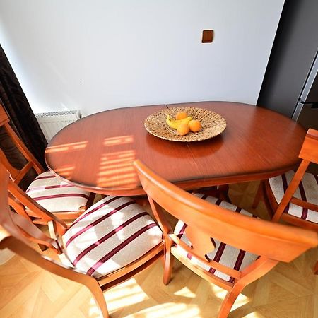 Vacation Apartment With Free Parking Сібіу Екстер'єр фото