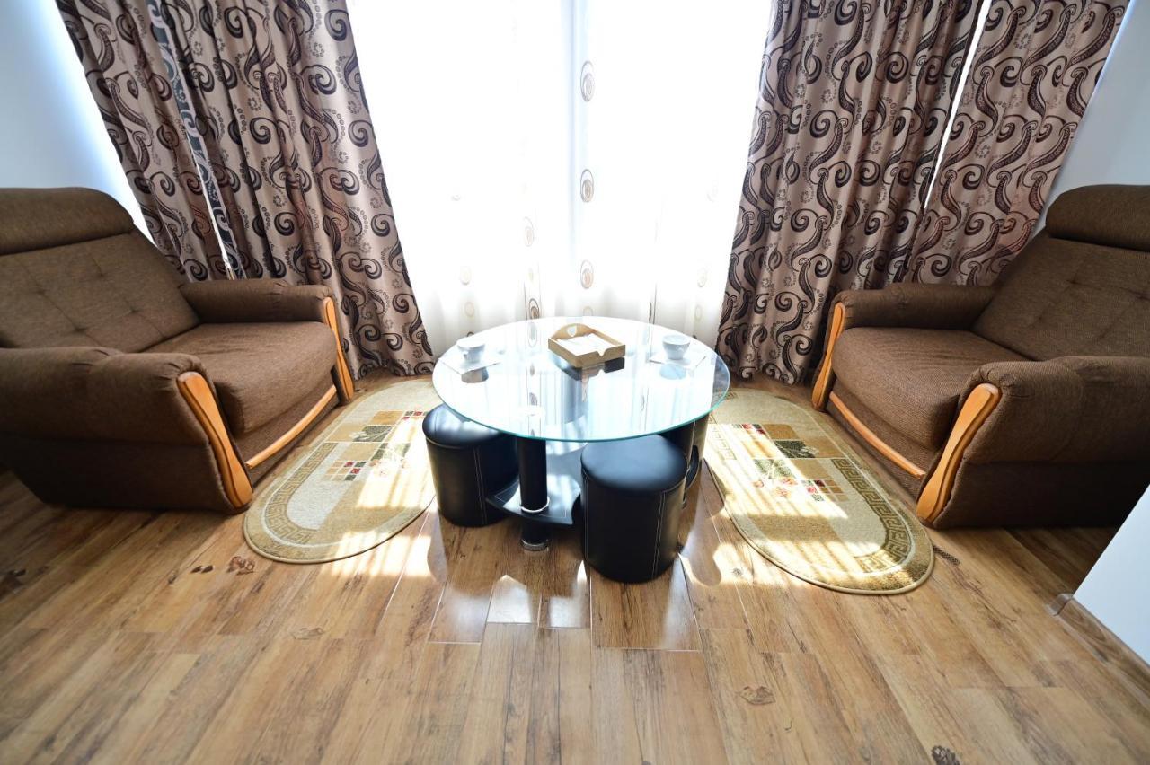Vacation Apartment With Free Parking Сібіу Екстер'єр фото